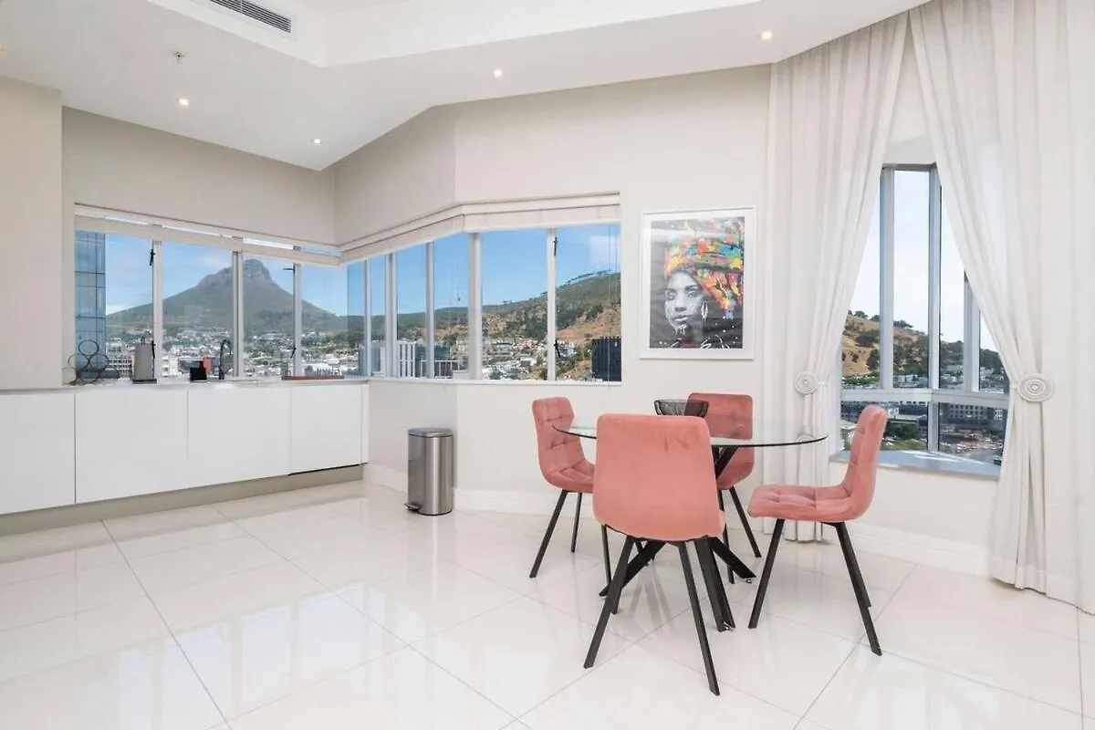Διαμέρισμα Spacious 2-Bed At The Pullman Κέιπ Τάουν